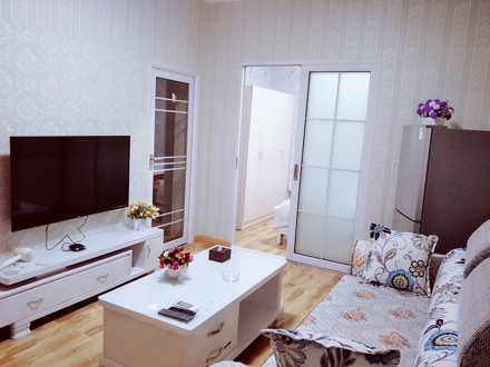 温馨套房大床房(一室一厅)